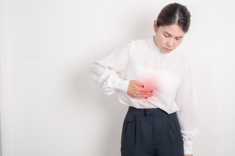 จุก เสียด แน่นท้อง คล้ายกรดไหลย้อน อาจเป็นอาการโรคตับเริ่มแรก