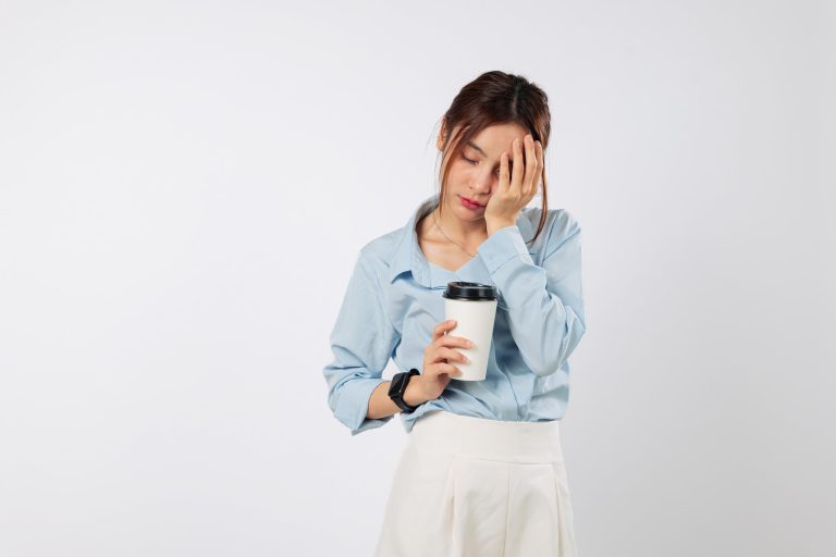 ผู้หญิงค่าตับสูงจากความเครียดและพักผ่อนน้อย